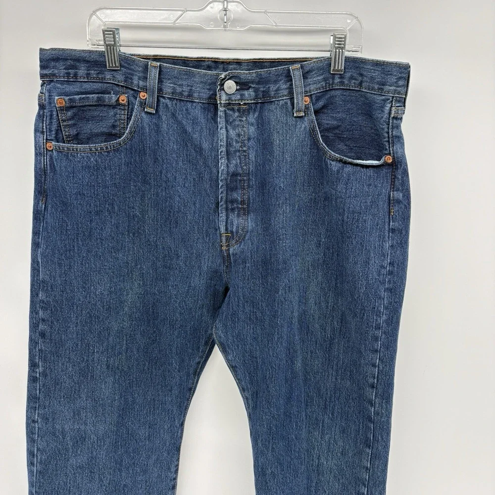Levi's 501 Jeans Blue  Wash Straight‎ Leg Button Fly Pants Men 38X29 Fit (38X26)